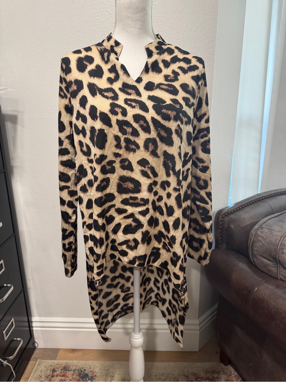 Leopard Print High-Low Tunic Top – Size Large - Picture 2 of 6